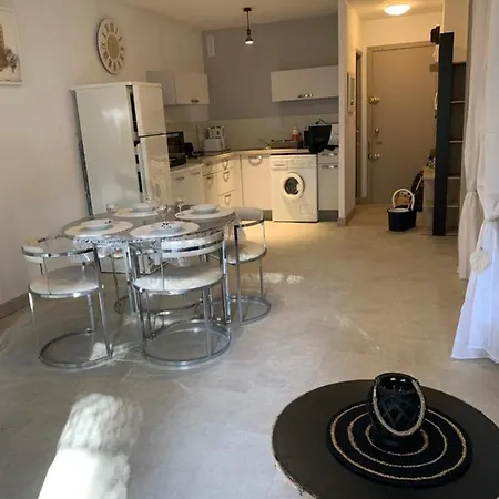 Cap D Rez-de-jardin Marine Centre Port Apartment *